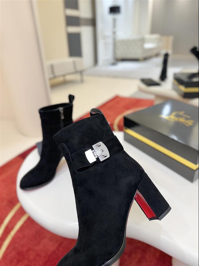 2025112818913857 390